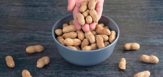 منگنز بادام زمینی برای استخوان