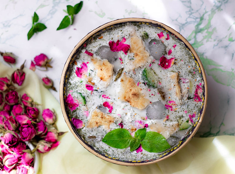 طرز تهیه آب دوغ خیار مجلسی