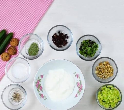 طرز تهیه آب دوغ خیار مجلسی