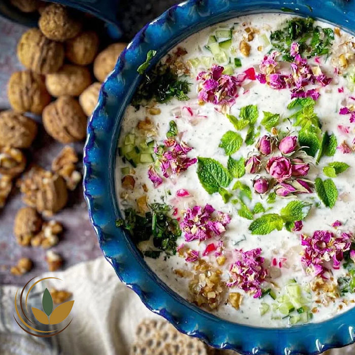 طرز تهیه آب دوغ خیار مجلسی