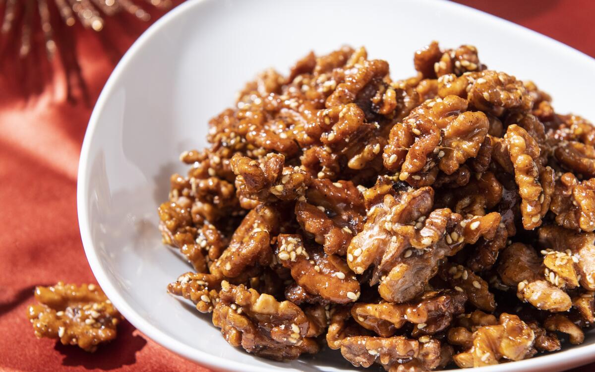 بهترین زمان مصرف عسل با گردو