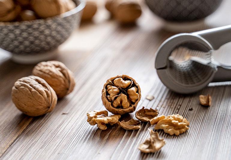 مصرف گردو برای تیروئید