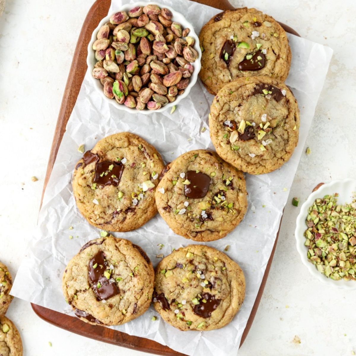 کوکی مغزدار با آجیل (پسته و بادام)