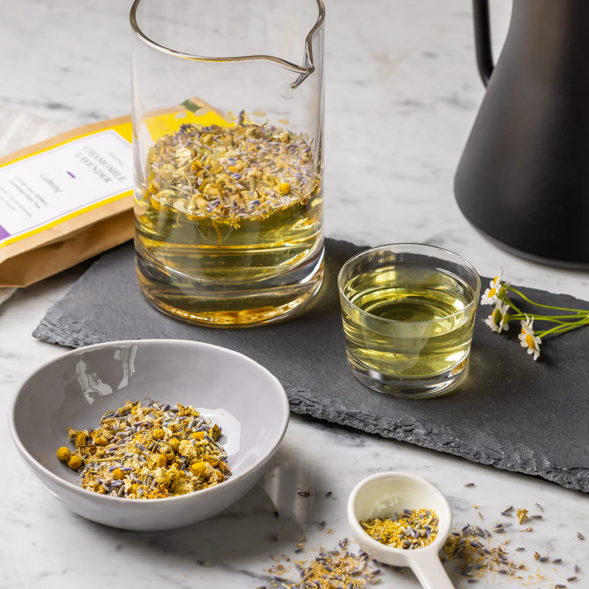 دمنوش تخم کتان و بابونه برای کاهش التهاب معده