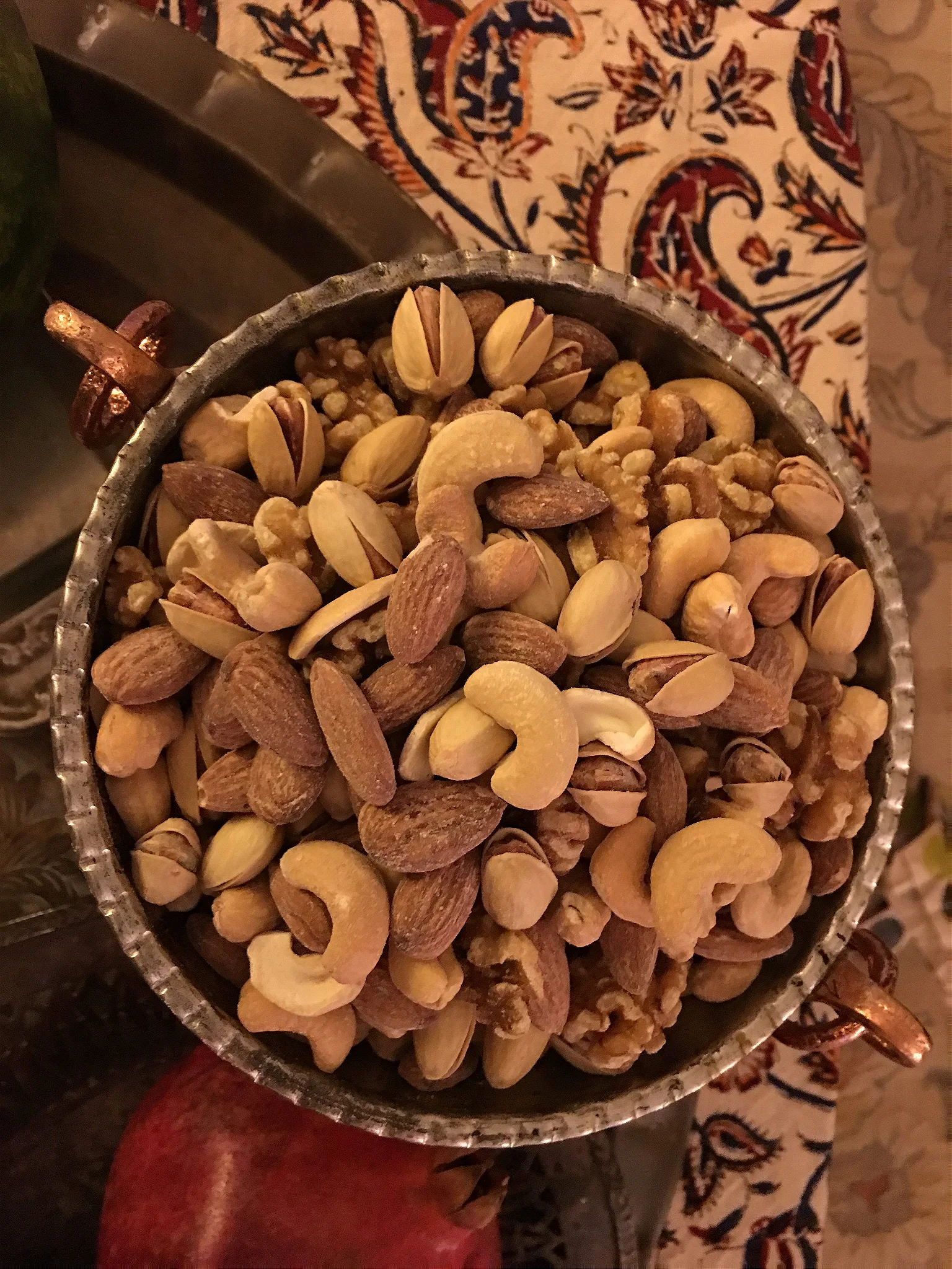 نماد آجیل در شب یلدا