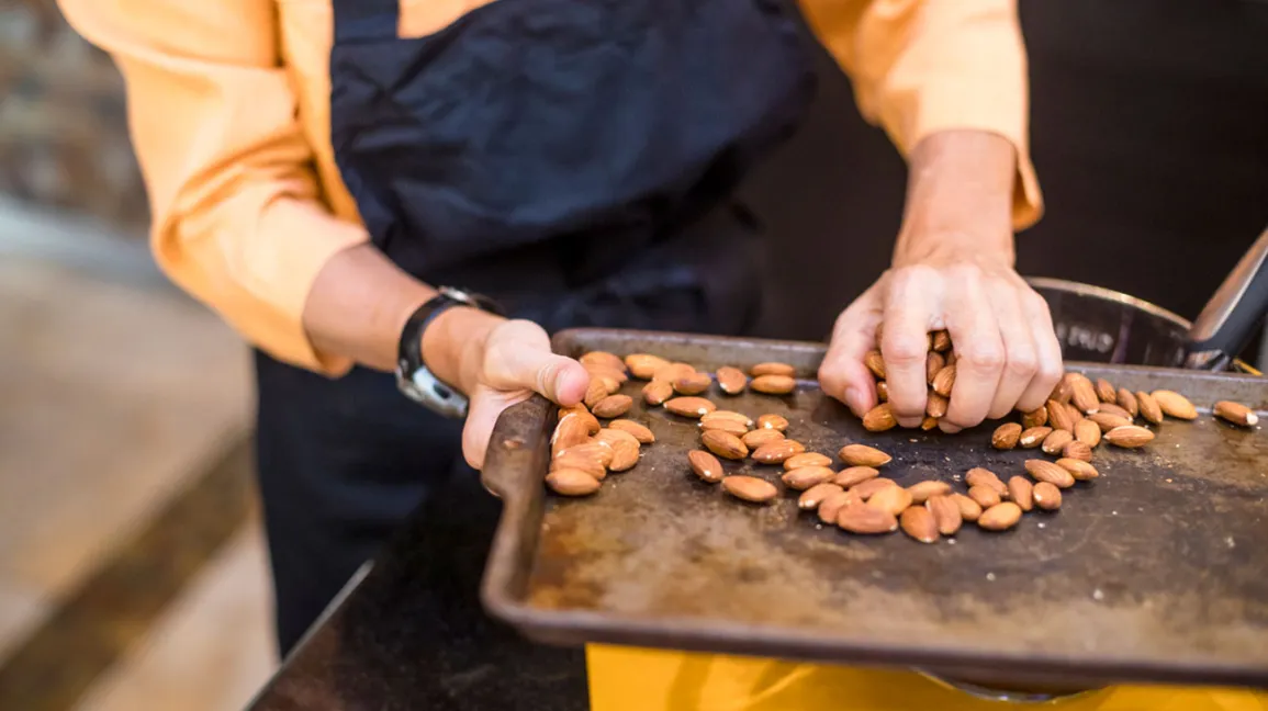 بادام برای تقویت اسپرم